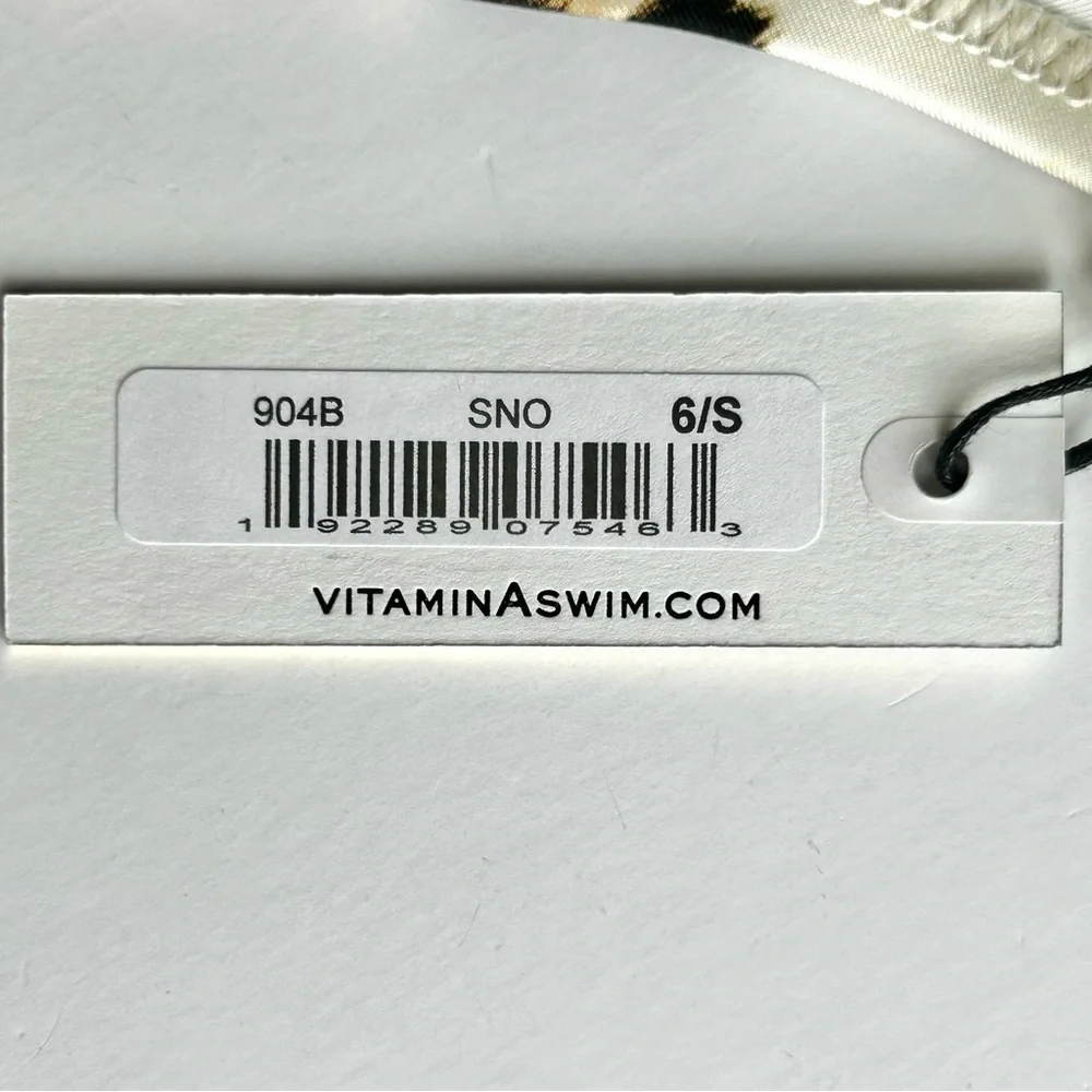 🍒NWT Vitamin A Swimwear Bikini Bottom. Reversible. Size: 6/Small - Picture 5 of 12